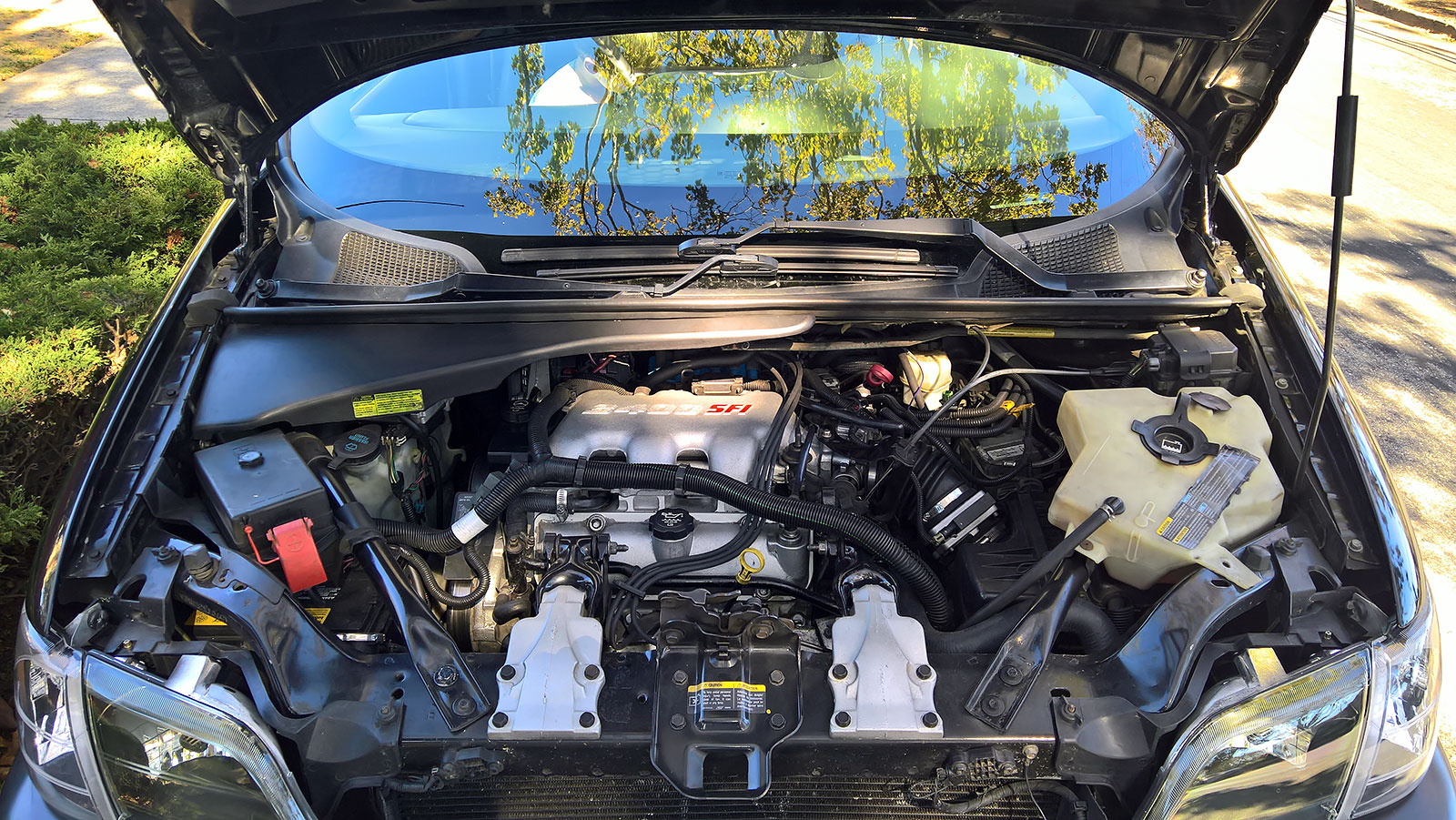 2003 AWD Pontiac Montana Thunder engine bay